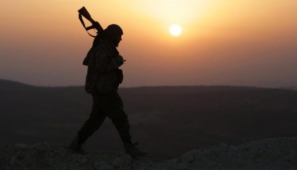 المرصد السوري: إنفلات أمني يهدد المدنيين ويُنذر بمزيد من الفوضى في اللاذقية