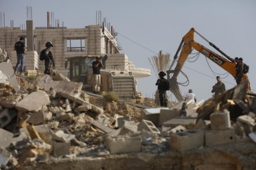 وفاة مسن فلسطيني بنوبة قلبية إثر مشاهدته لعمليات هدم منزل قريبه