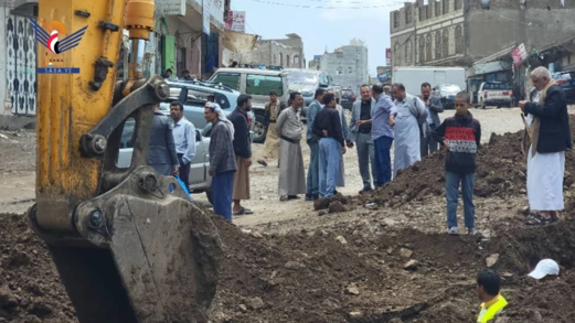 تفقد أعمال إعادة تأهيل طريق إب – العدين في منطقة رأس مشورة