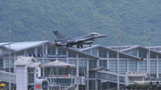 تايوان تجمّد أسطول مقاتلاتها "إف 16" بعد سقوط إحداها في البحر