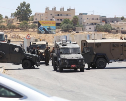 العدو الإسرائيلي يقتحم قطنة شمال غرب القدس