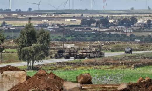 سوريا.. دوريتان وآليات لجيش العدو الإسرائيلي تتوغل في ريف القنيطرة وتنفذ عمليات تفتيش