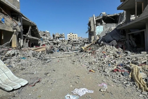 " الإعلامي الحكومي"بغزة:العدو الصهيوني يواصل لليوم الـ700 جريمة الإبادة بالقطاع 