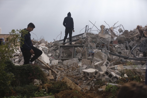 قوات العدو الإسرائيلي تهدم منزلين في بلدة الخضر جنوب بيت لحم