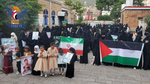 إب.. مسيرة نسائية بمركز المحافظة ووقفة في القفر تحت شعار التحذير والنفير