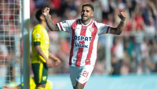 يونيون سانتافي يفوز على ديفينسا خوستيكا بثلاثية نظيفة في الدوري الأرجنتيني