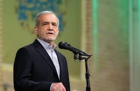 الرئيس الإيراني يعزي الشعب اليمني في استشهاد رئيس الوزراء وعدد من الوزراء