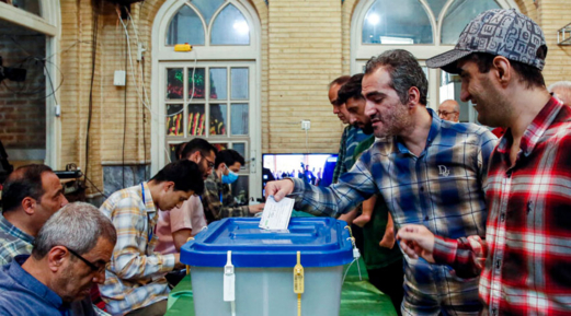 تمديد فترة تصويت الانتخابات الرئاسية الإيرانية لمدة ساعتين