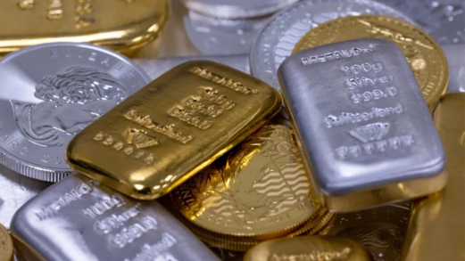 هبوط الذهب بعد خفض الفائدة الأمريكية والفضة عند مستوى قياسي مرتفع