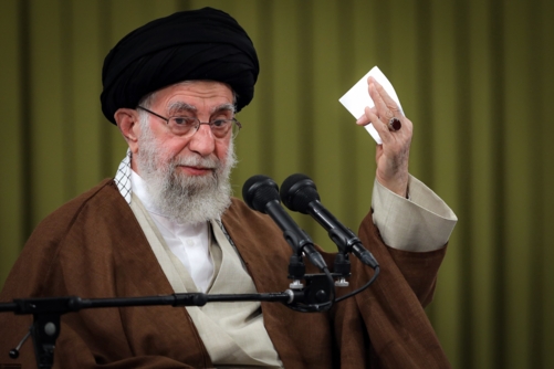 السيد الخامنئي: الحركة العسكرية والعلمية ستتقدم بوتيرة أسرع السيد الخامنئي: الحركة العسكرية والعلمية ستتقدم بوتيرة أسرع