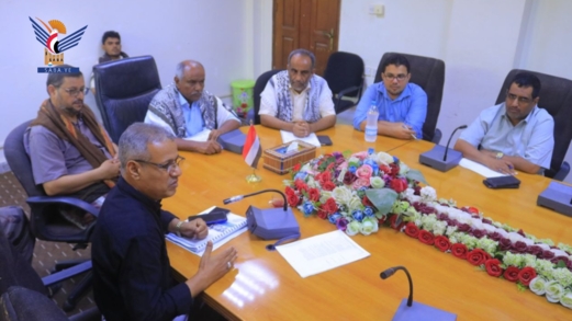 مناقشة برامج مكافحة الأمراض الوبائية والاستعدادات لحملة الرش الضبابي بالحديدة