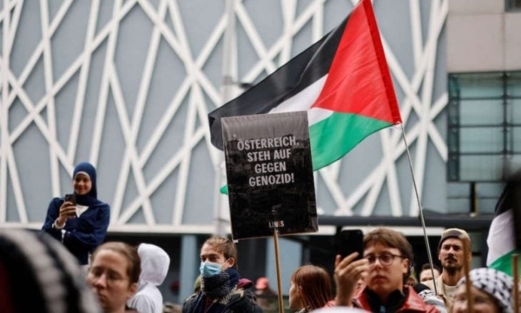 تظاهرة في فيينا تطالب بمعاقبة الكيان الإسرائيلي على جرائم الإبادة بغزة