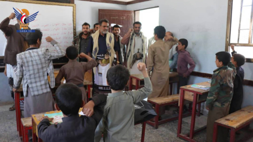 محافظ البيضاء يتفقد الدورات الصيفية في مديرية ريف البيضاء