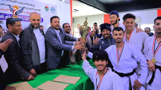 نائب وزير الشباب يُكرّم أبطال بطولة منتخبات المحافظات للكاراتيه بصنعاء