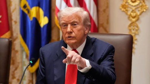 ترامب يحذر الأرجنتين من التعاون العسكري مع الصين