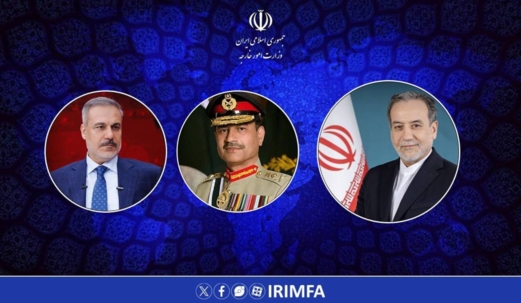 عراقجي يبحث مع قائد الجيش الباكستاني ووزير الخارجية التركي تطورات المنطقة