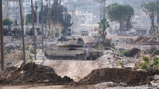 المرصد السوري يوثق توغلا جديدا لقوات العدو الإسرائيلي باتجاه قرية جباتا الخشب 