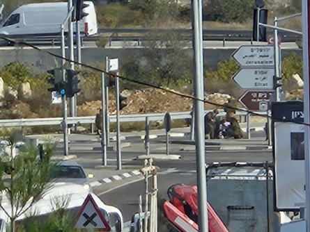 مقتل صهيوني وإصابة 8 آخرين بعملية دهس وطعن قرب مستوطنة في الضفة الغربية