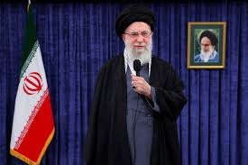 عراقجي ينعي قائد الثورة الإسلامية الإيرانية السيد علي خامنئي