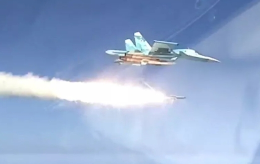 القوات الروسية تتسلم دفعة جديدة من قاذفات "سو-34"