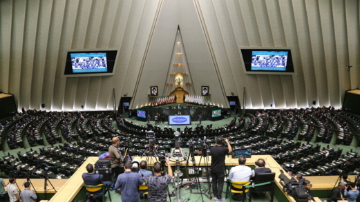 البرلمان الإيراني يُعيد انتخاب قاليباف رئيسا له لمدة عام