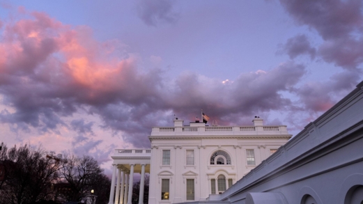 البيت الأبيض: أمريكا تجري اتصالات نشطة مع روسيا وأوكرانيا بشأن قضايا التسوية