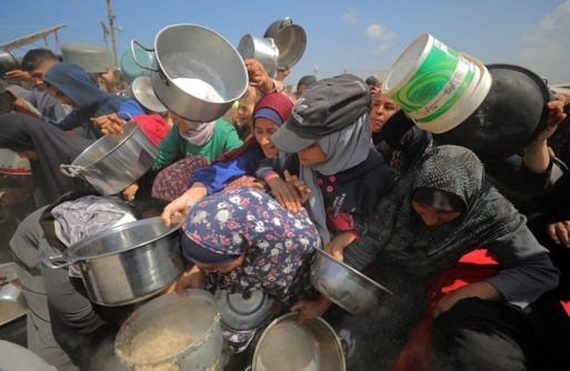 "أكسيوس": أمريكا والكيان الإسرائيلي يقتربان من التوصل إلى اتفاق لاستئناف تدفق المساعدات إلى غزة