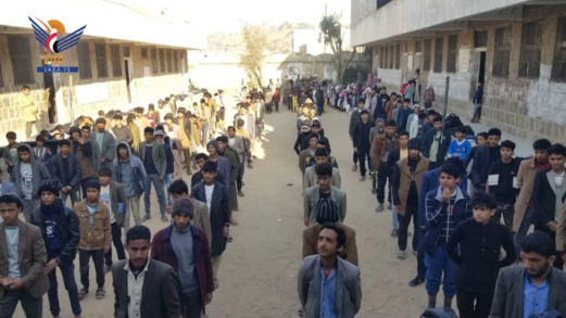 وقفات طلابية في الرجم والطويلة بالمحويت انتصارًا للقرآن الكريم وفلسطين