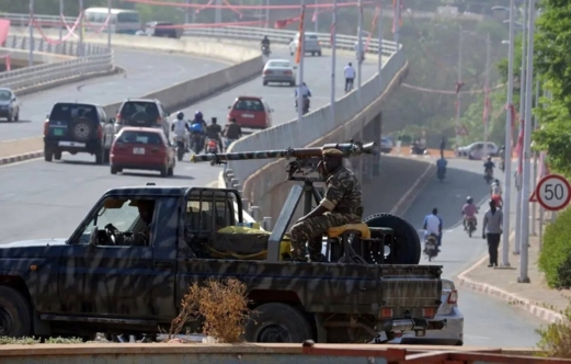 مصرع 34 جنديًا في هجوم لمسلحين بالنيجر