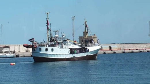 الإعلام الحكومي بغزة: العدو الصهيوني يرتكب جريمة قرصنة باقتحام سفينة "حنظلة"