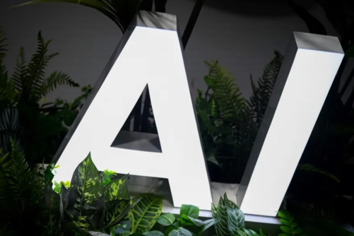 باحثون ومسؤولون في قطاع الذكاء الاصطناعي يطالبون بإطار دولي لتنظيم هذه التقنية