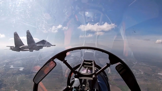 القوات الروسية تنفذ ضربة مشتركة ضد منشآت المجمع الصناعي العسكري الأوكراني القوات الروسية تنفذ ضربة مشتركة ضد منشآت المجمع الصناعي العسكري الأوكراني