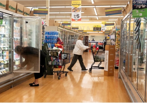 ثقة المستهلك الأمريكي تتراجع في نوفمبر مع قلق الأسر بشأن الوظائف 