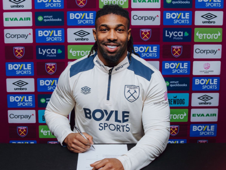 وستهام الإنجليزي يعلن ضم الإسباني أداما تراوري قادماً من فولهام