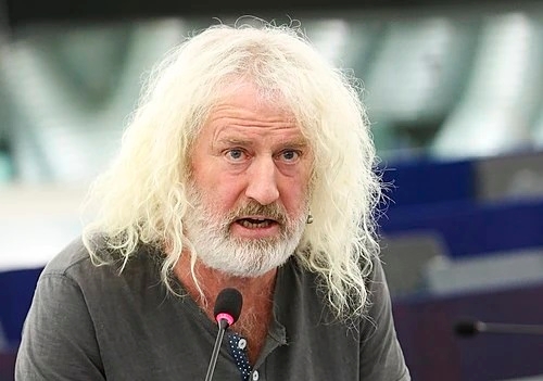 "ميك والاس" ينتقد الموقف الأمريكي تجاه إسرائيل ويصفه بـ"المثير للشفقة"