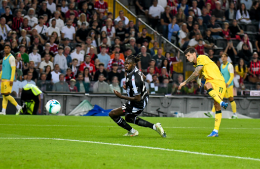 ميلان يفوز بثلاثية نظيفة على أودينيزي في الدوري الإيطالي