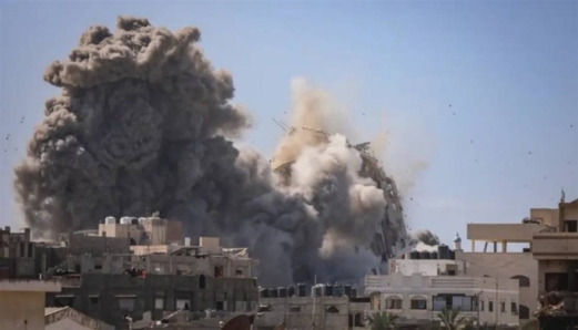 استشهاد 63 فلسطينياً بنيران جيش العدو الإسرائيلي في قطاع غزة منذ فجر اليوم