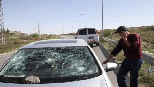 إصابة طفلين فلسطينيين في اعتداء للمستوطنين بالضفة الغربية