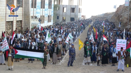 حجة .. عرضٌ لخريجي الدورات العسكرية المفتوحة في المفتاح