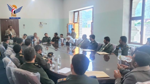 المحامي العام الأول يتفقد نيابات إب ويعقد اجتماعًا لتعزيز التنسيق الأمني