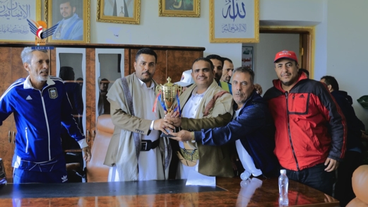 نائب وزير الشباب يُكرّم فريق الشهيد حسن زيد الفائز بكأس الشهيد الدكتور المولَّد