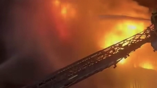 العراق .. ارتفاع ضحايا حريق المجمع التجاري إلى 77 قتيلا