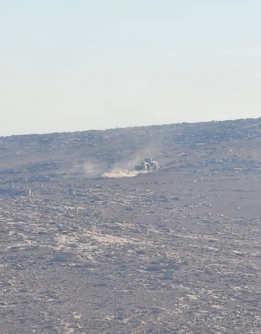 مستوطنون يجرفون أراضي بلدة سنجل وينصبون كرفانات في الخليل