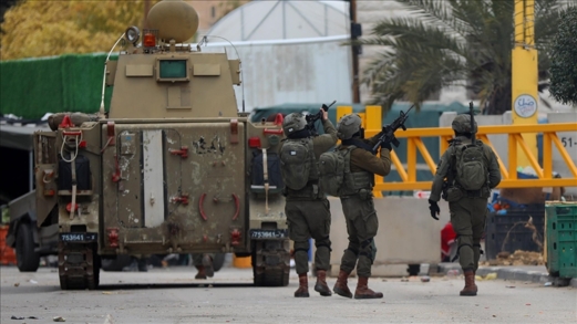 إصابة طفل برصاص العدو الصهيوني شرق القدس وآخرين بالاختناق خلال اقتحام في الخليل