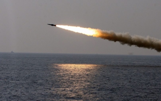 مسؤول إسرائيلي سابق يقر بأن الهجمات اليمنية في البحر الأحمر تعكس أسلوب وتكتيك جديد