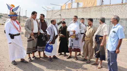 محافظ البيضاء يتفقد سير تجهيز ساحة الاحتفال بالمولد النبوي في مديرية السوادية