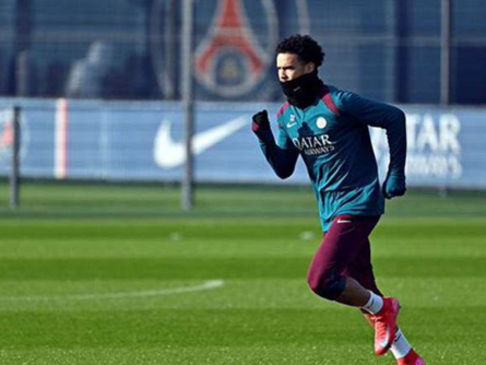 الدوري الفرنسي..باريس سان جرمان يعلن عودة لاعبه الدولي زائير-إيميري إلى التمارين الجماعية