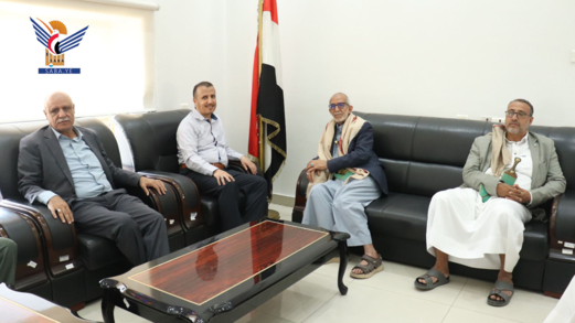 مناقشة التعاون المشترك بين مصلحة الضرائب والجمارك والمركز الوطني للوثائق