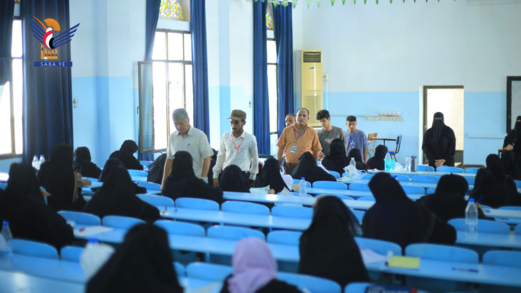 إجراء امتحان القبول والمفاضلة لبرنامج بكالوريوس الطب والجراحة بجامعة الحديدة