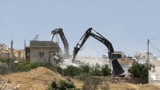 أمريكا تُسلم الكيان الإسرائيلي جرافات لهدم منازل الفلسطينيين